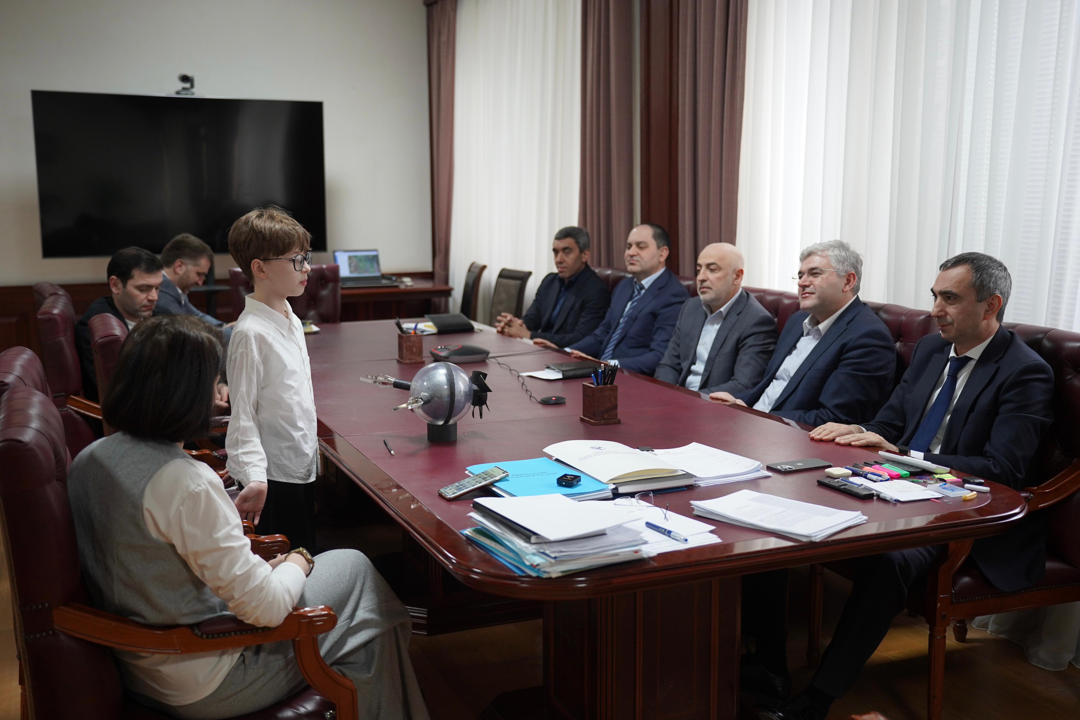 Заур Эминов встретился с 11-летним изобретателем из Дербента